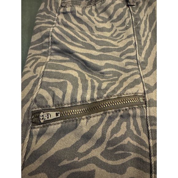 White House Black Market Zebra Print Skinny Crop Zip Ankle Sz 6 - Picture 9 of 13